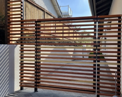 CUSTOM FENCES